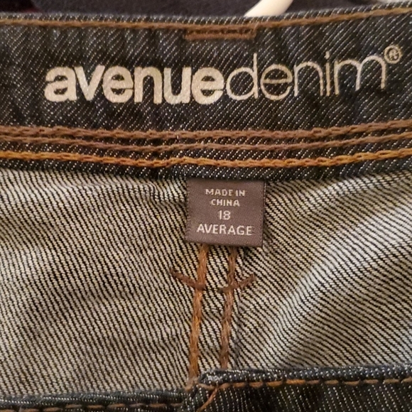 Avenue Sz 18 dark blue boot cut jeans - Picture 2 of 14